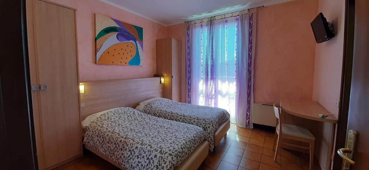 Hotel Chiara Sirmione Dış mekan fotoğraf